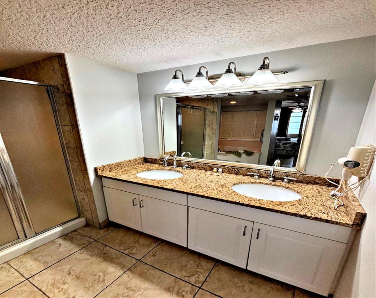 2 Bedroom Resort Condo Direct Oceanfront Wyndham Ocean Walk - Daytona Funland 2226 Daytona Beach Exterior foto